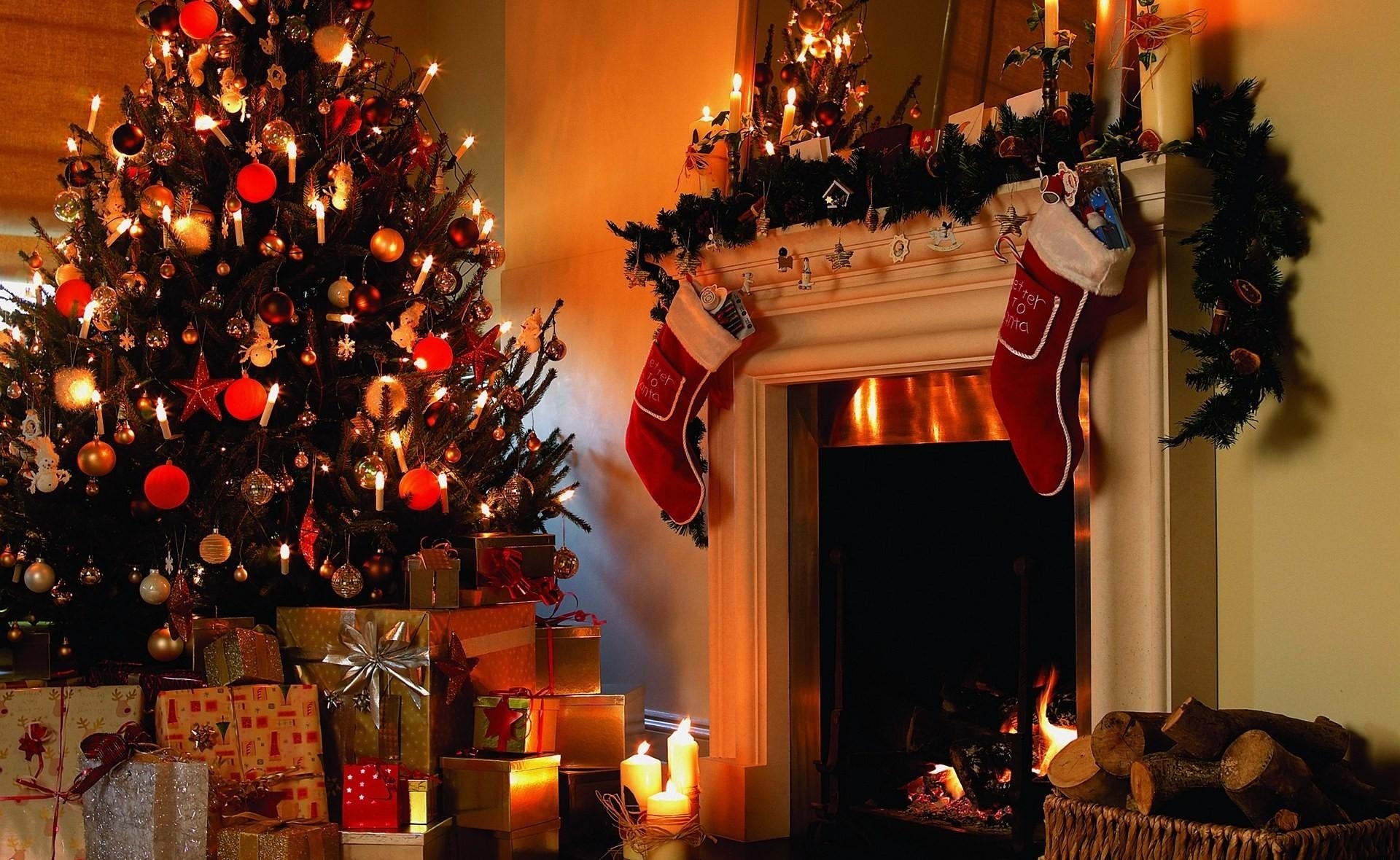 http://www.adehansa.ee/wp-content/uploads/2013/12/christmas_tree_gifts_candles_fireplace_firewood_stockings_christmas_holiday_41413_1920x1180.jpg